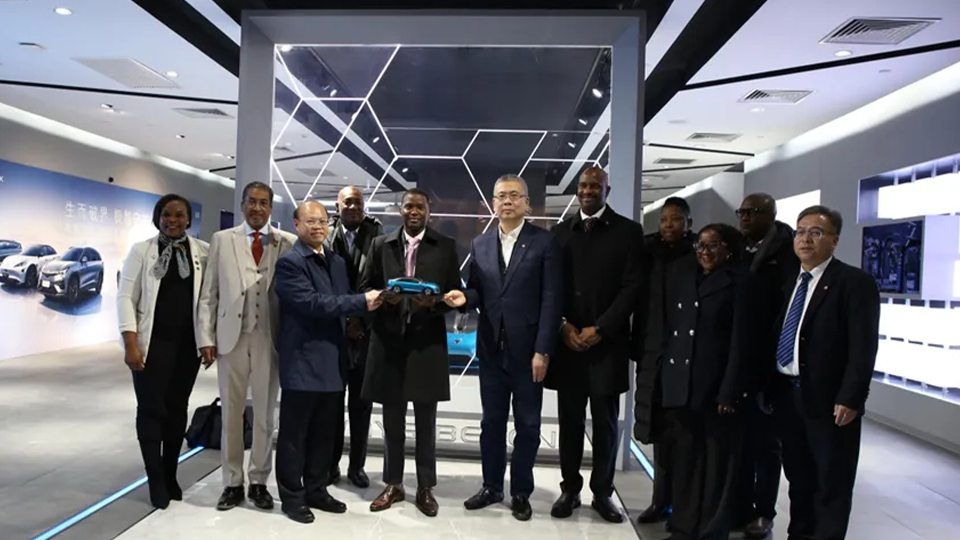 厲害了！2025年首位訪華的外國領(lǐng)導(dǎo)人抵京首站參訪北汽新能源